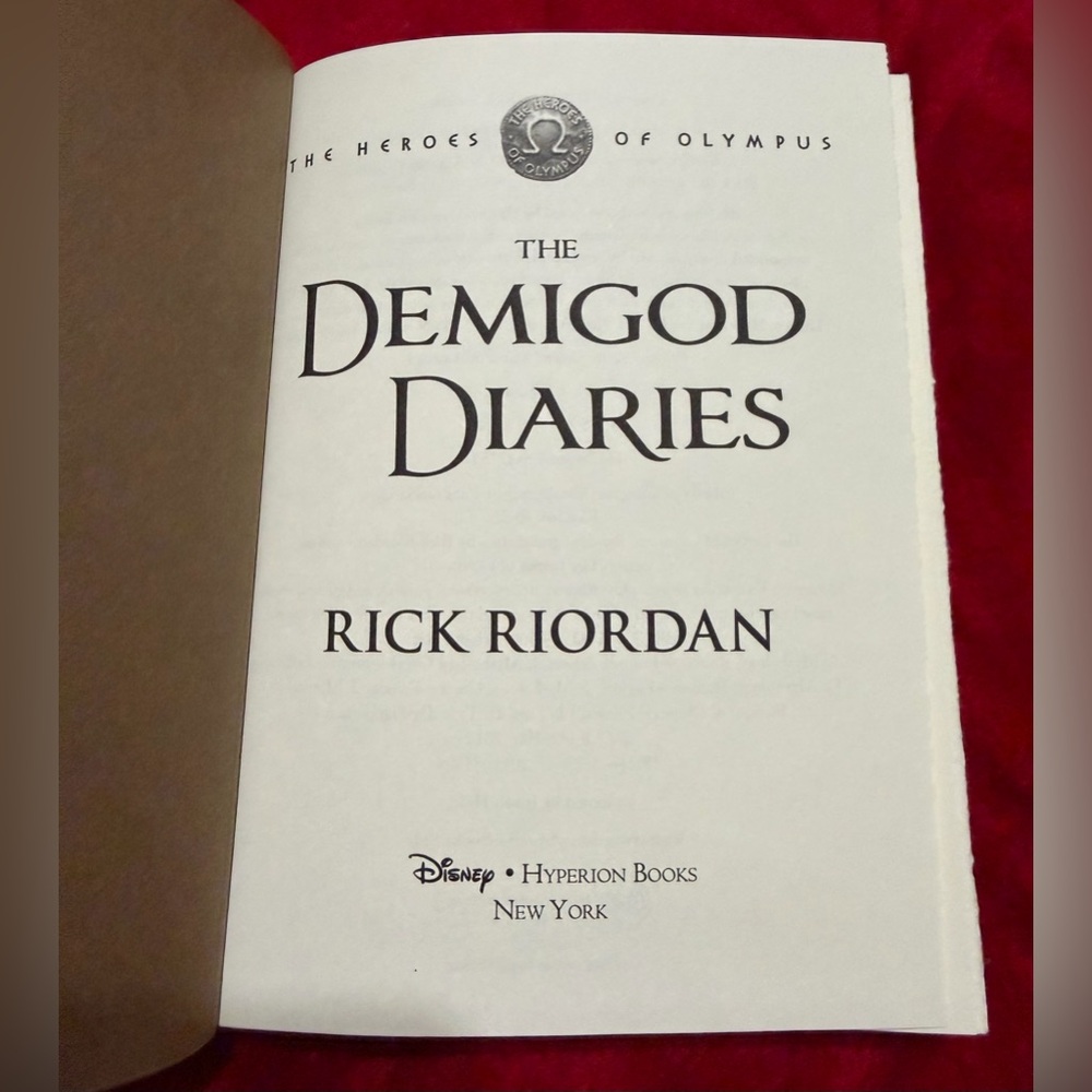 HARDBACK THE DEMIGOD DIARIES YOUNG ADULT BOOK WITH GRAPHICS NO WRITING CREASES - Picture 4 of 11